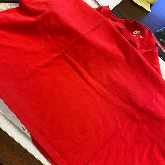 Large Men’s Nike Tee - Picture 4 of 5